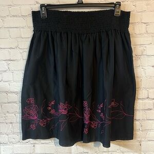 Axcess by Liz Claiborne black flair skirt. Elastic waist Pink floral embroidery